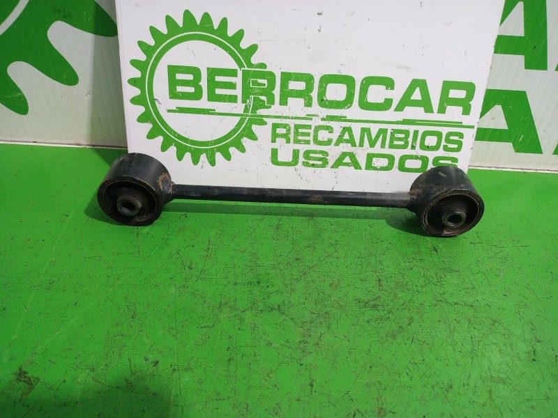 Recambio de brazo suspension superior trasero derecho para kia sorento 2.5 crdi cat referencia OEM IAM 552003E000  