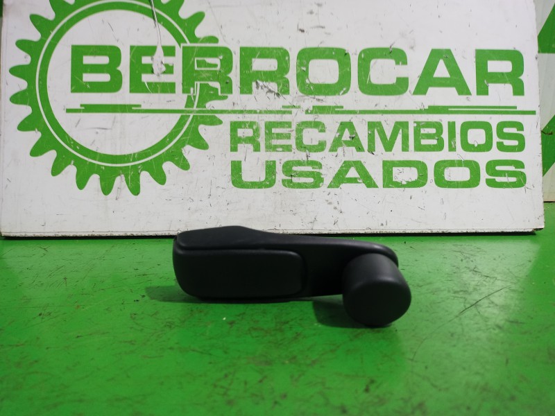 Recambio de maneta elevalunas trasera derecha para citroën c3 exclusive referencia OEM IAM 9240H7  