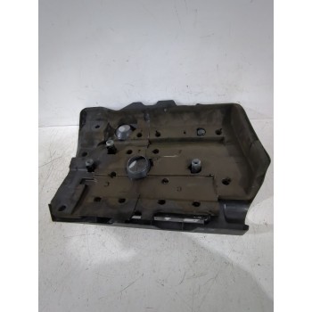 Recambio de cubierta motor para toyota avensis sedán (_t25_) 2.0 d-4d (adt250_) referencia OEM IAM 126110R010  