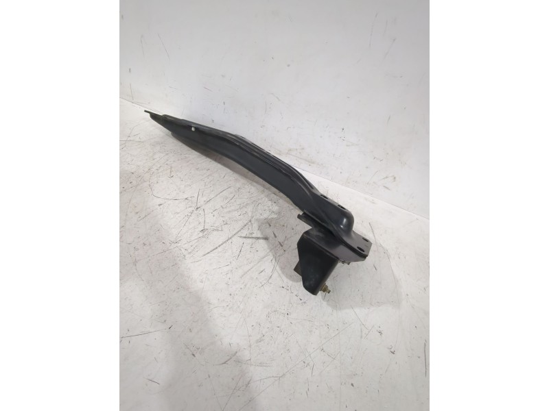 Recambio de soporte cambio para toyota avensis sedán (_t25_) 2.0 d-4d (adt250_) referencia OEM IAM 5120405031  