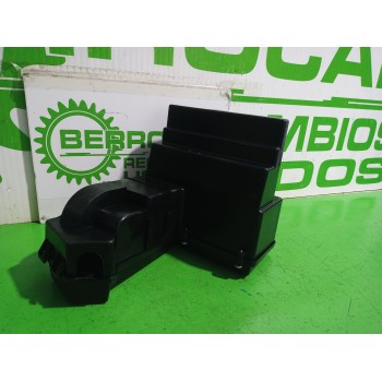 Recambio de caja reles / fusibles para land rover freelander (ln) e targa referencia OEM IAM YQH101120  