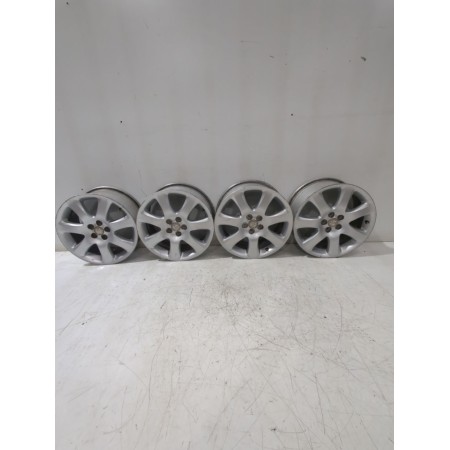 Recambio de juego llantas para toyota avensis sedán (_t25_) 2.0 d-4d (adt250_) referencia OEM IAM 4261105260  