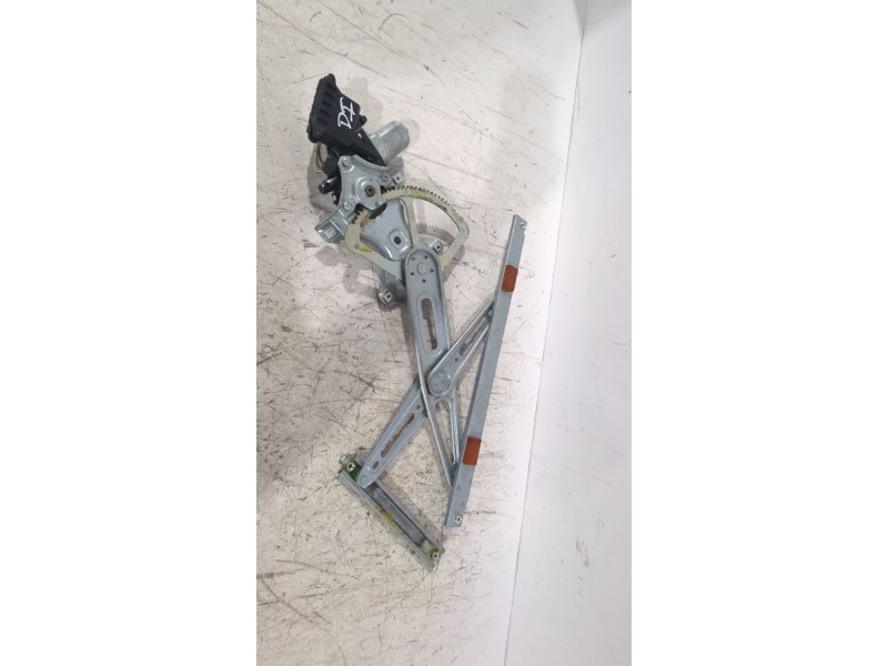 Recambio de elevalunas delantero izquierdo para toyota auris (_e15_) 1.6 (zre151_) referencia OEM IAM 6982002330  