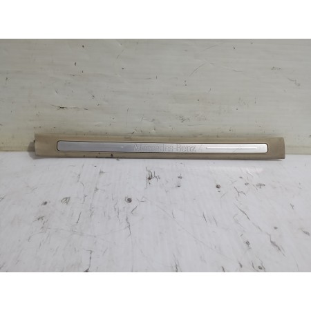 Recambio de moldura derecha para mercedes-benz clase a (w169) a 200 cdi (169.008) referencia OEM IAM A1696800074  