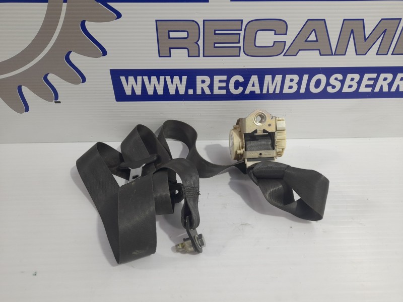 Recambio de cinturon seguridad delantero derecho para iveco daily furgón 2.3 diesel cat referencia OEM IAM 5801655396  