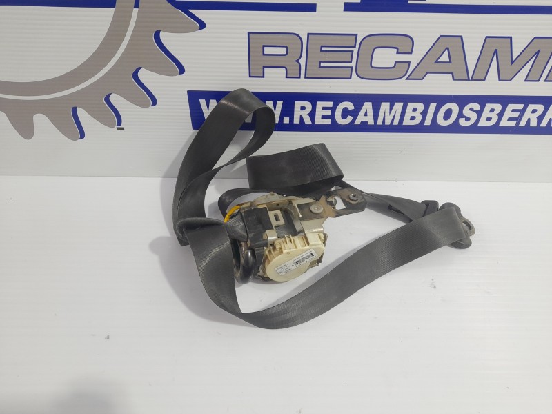 Recambio de pretensor airbag izquierdo para iveco daily furgón 2.3 diesel cat referencia OEM IAM 5801639771  