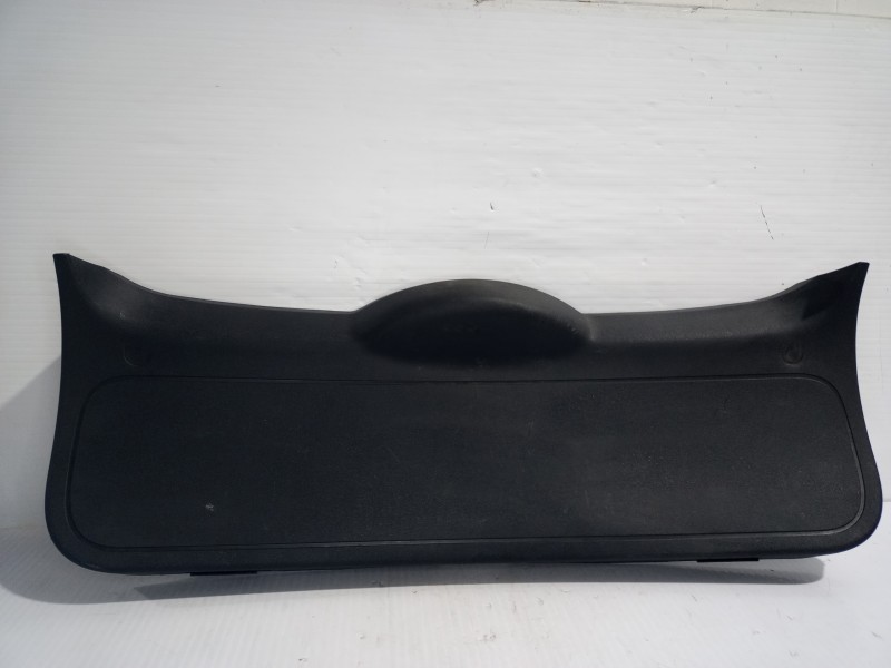 Recambio de guarnecido porton trasero para ford focus berlina (cap) trend referencia OEM IAM 4M51A40411A  
