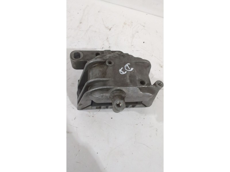 Recambio de soporte motor derecho para seat leon (1p1) 1.9 tdi referencia OEM IAM 1K0199262  