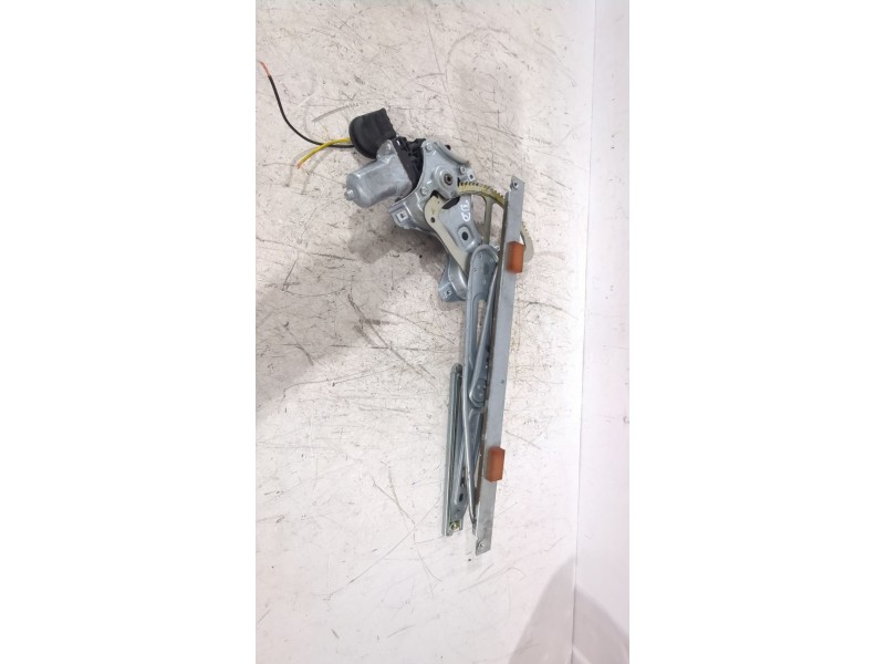 Recambio de elevalunas delantero derecho para toyota auris (_e15_) 1.6 (zre151_) referencia OEM IAM 6981002320  