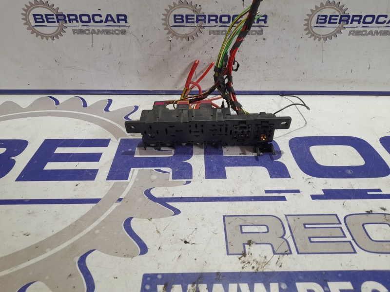 Recambio de caja reles / fusibles para seat leon (1m1) 1.9 tdi referencia OEM IAM 8L0941822  