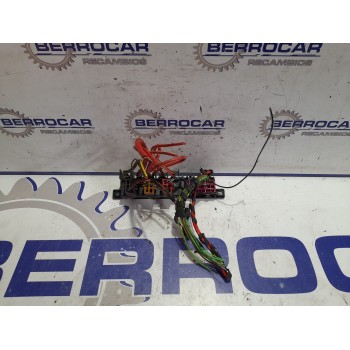 Recambio de caja reles / fusibles para seat leon (1m1) 1.9 tdi referencia OEM IAM 8L0941822  