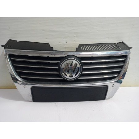 Recambio de rejilla delantera para volkswagen passat berlina (3c2) individual referencia OEM IAM 3C0853651D  