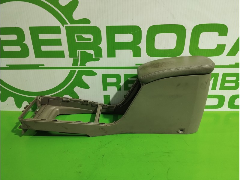 Recambio de apoyabrazos central para renault megane ii familiar 1.9 dci diesel referencia OEM IAM 8200079091  