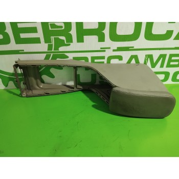 Recambio de apoyabrazos central para renault megane ii familiar 1.9 dci diesel referencia OEM IAM 8200079091  