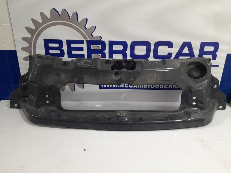 Recambio de panel frontal para iveco daily furgón 2.3 diesel cat referencia OEM IAM 3800957976673  