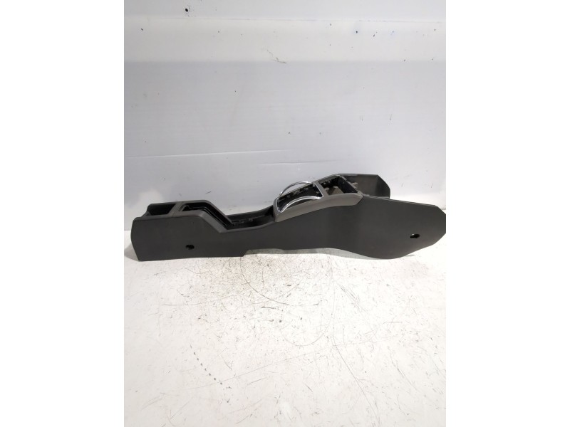 Recambio de consola central para opel astra h gtc (a04) 1.7 cdti (l08) referencia OEM IAM 13186362  