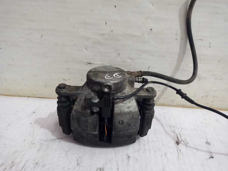 Recambio de pinza de freno delantera derecha para mercedes-benz clase a (w169) a 200 cdi (169.008) referencia OEM IAM A169420028