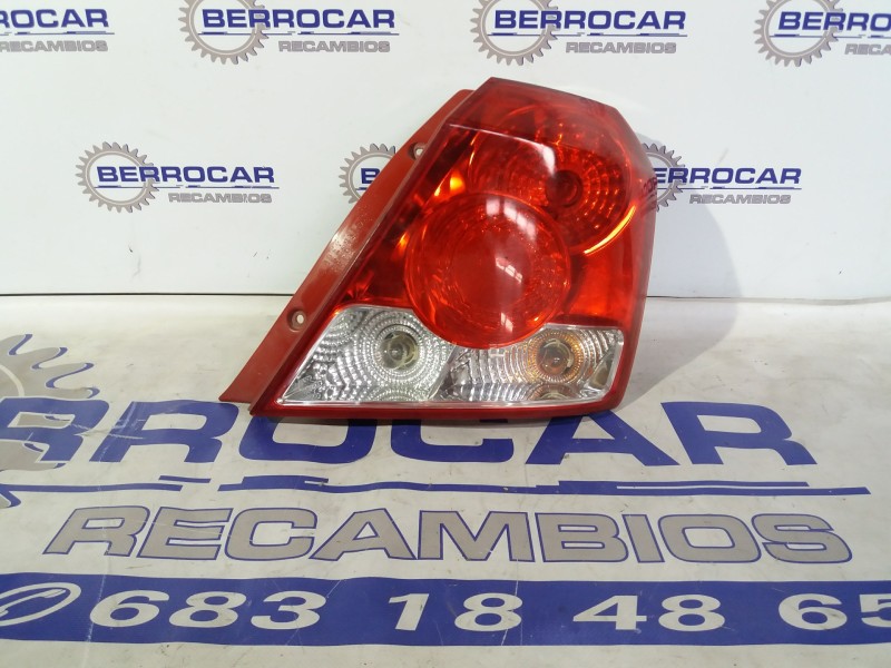 Recambio de piloto trasero derecho para daewoo kalos 1.4 cat referencia OEM IAM 300267r  