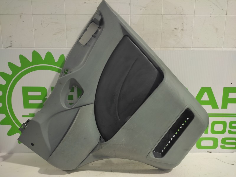 Recambio de guarnecido puerta delantera derecha para iveco daily caja cerrada (2006 =>) 3.0 diesel referencia OEM IAM 3802077  