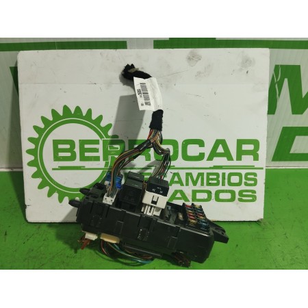 Recambio de caja reles / fusibles para volvo s40 berlina 1.6 cat referencia OEM IAM 30807016  