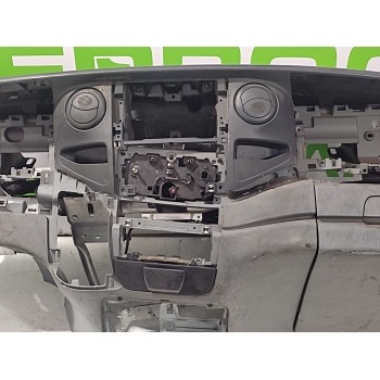 Recambio de salpicadero para iveco daily caja cerrada (2006 =>) 3.0 diesel referencia OEM IAM 3802554  