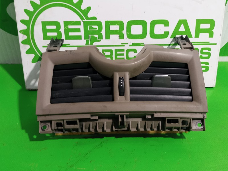 Recambio de rejilla aireadora para renault megane ii familiar 1.9 dci diesel referencia OEM IAM A1007021  