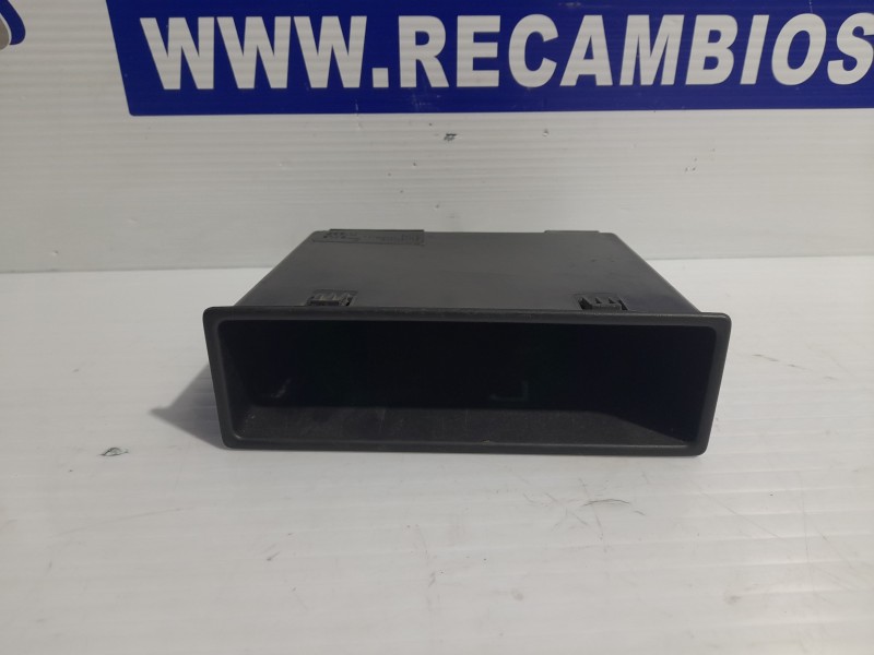 Recambio de moldura para iveco daily furgón 2.3 diesel cat referencia OEM IAM 5801560805  