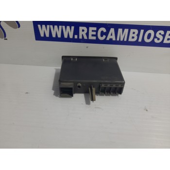 Recambio de moldura para iveco daily furgón 2.3 diesel cat referencia OEM IAM 5801560805  
