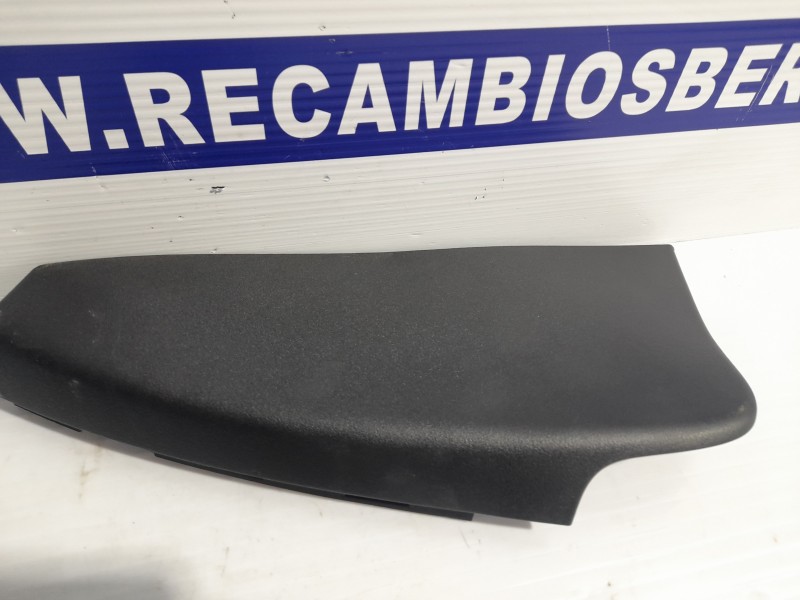 Recambio de moldura para iveco daily furgón 2.3 diesel cat referencia OEM IAM 5801544550  
