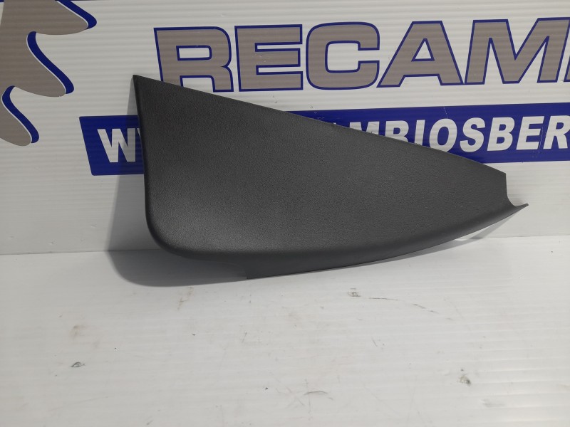 Recambio de moldura para iveco daily furgón 2.3 diesel cat referencia OEM IAM 5801544551  