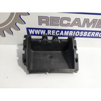 Recambio de guantera para iveco daily furgón 2.3 diesel cat referencia OEM IAM 5801667830  