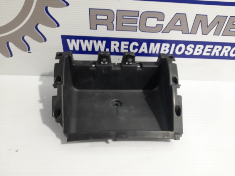 Recambio de guantera para iveco daily furgón 2.3 diesel cat referencia OEM IAM 5801667830  