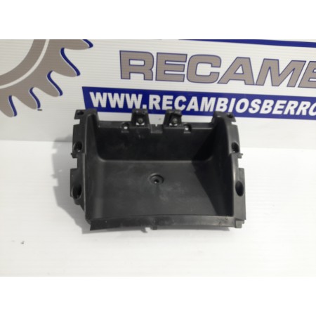 Recambio de guantera para iveco daily furgón 2.3 diesel cat referencia OEM IAM 5801667830  