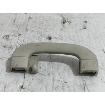 ASIDERO TECHO TRASERO DERECHO A2048100151 