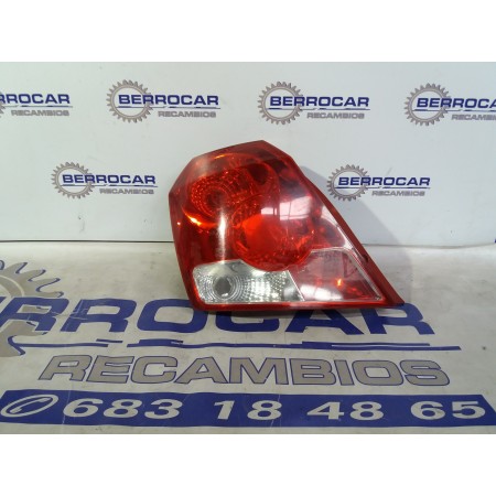 Recambio de piloto trasero izquierdo para daewoo kalos 1.4 cat referencia OEM IAM 300266l  