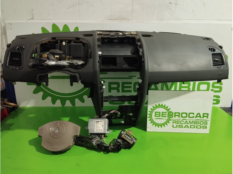 Recambio de kit airbag para renault megane ii familiar 1.9 dci diesel referencia OEM IAM 8200411004  
