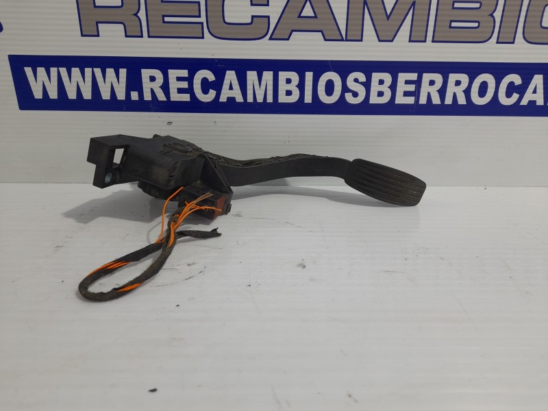 Recambio de pedal acelerador para iveco daily furgón 2.3 diesel cat referencia OEM IAM 5801333490  