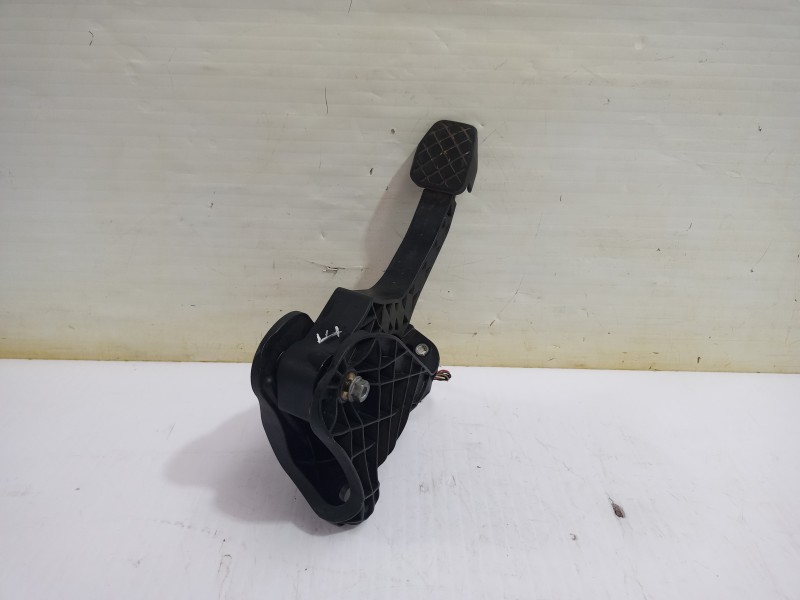 Recambio de pedal embrague para volkswagen passat berlina (3c2) individual referencia OEM IAM 3C1721059AC  