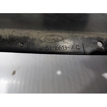 Recambio de moldura para ford focus berlina (cap) trend referencia OEM IAM 4M5116613AC  