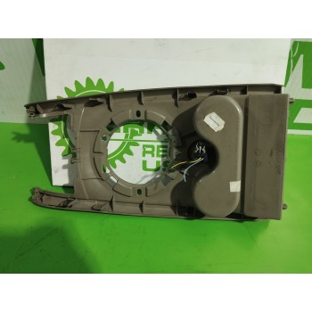 Recambio de consola central para renault megane ii familiar 1.9 dci diesel referencia OEM IAM 8200079093  