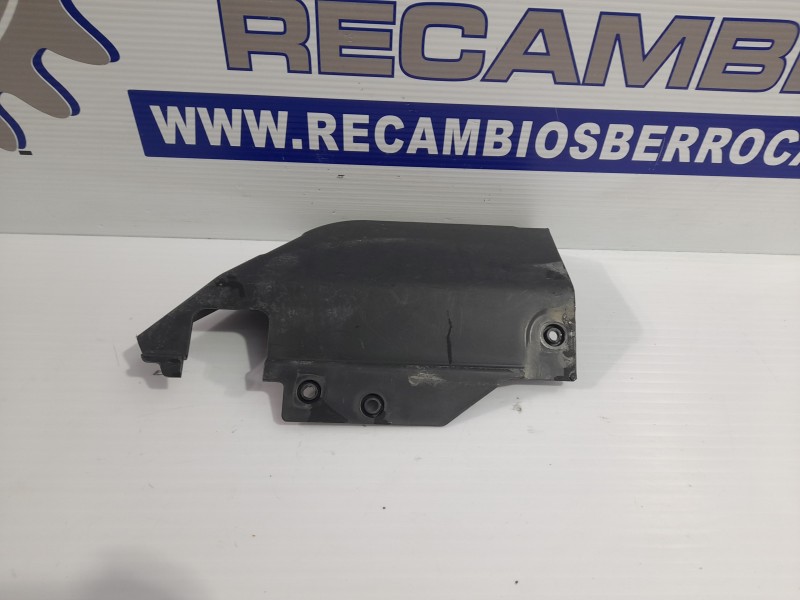 Recambio de moldura para iveco daily furgón 2.3 diesel cat referencia OEM IAM 5801597587  