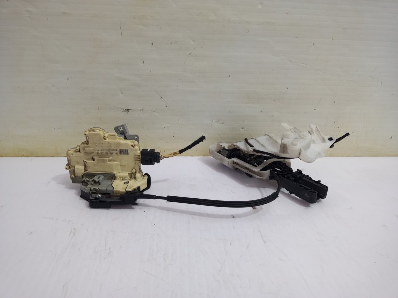 Recambio de cerradura puerta delantera derecha para volkswagen passat berlina (3c2) individual referencia OEM IAM 3C1837016A  