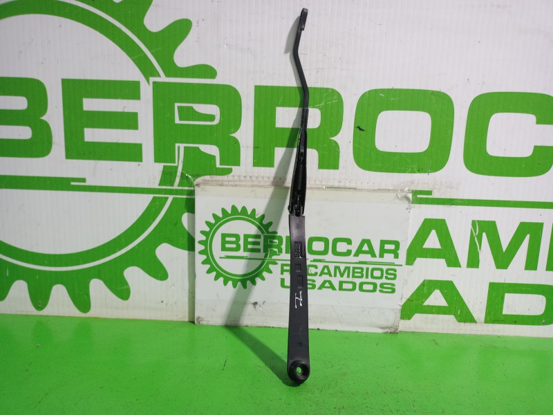 Recambio de brazo limpia delantero izquierdo para nissan juke (f15) acenta referencia OEM IAM W000014866 / 288861KA0A  