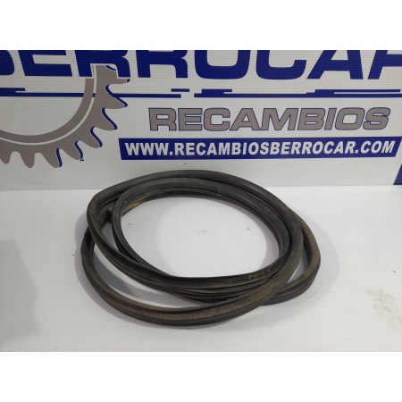 Recambio de goma contorno para iveco daily furgón 2.3 diesel cat referencia OEM IAM 504364956  