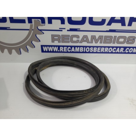 Recambio de goma contorno para iveco daily furgón 2.3 diesel cat referencia OEM IAM 504364956  
