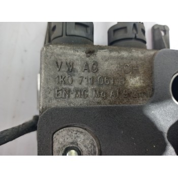 Recambio de palanca de cambios para volkswagen passat berlina (3c2) individual referencia OEM IAM 1K0711061B  