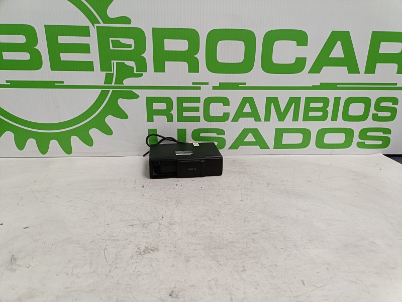 Recambio de sistema audio / radio cd para audi a6 berlina (4b2) 2.5 tdi quattro referencia OEM IAM 4B0035111  