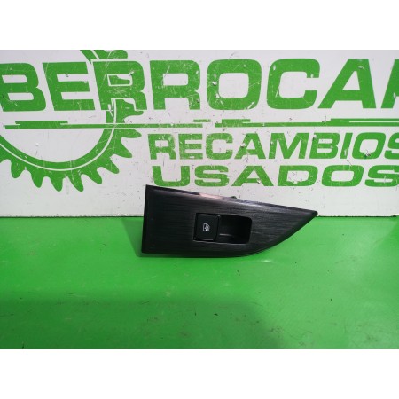 Recambio de mando elevalunas trasero izquierdo para nissan qashqai ii (j11, j11_) 1.3 dig-t referencia OEM IAM 829616UA0B  