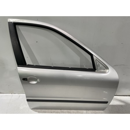 Recambio de puerta delantera derecha para seat leon (1m1) stella referencia OEM IAM 1M0831056M  