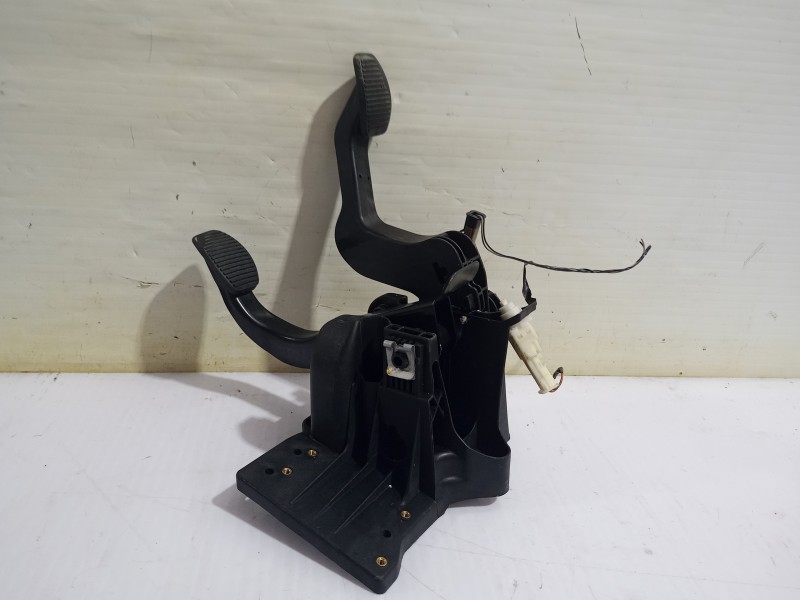 Recambio de pedalera para fiat doblo (119) 1.9 d active (05.2004) referencia OEM IAM 3802230001  
